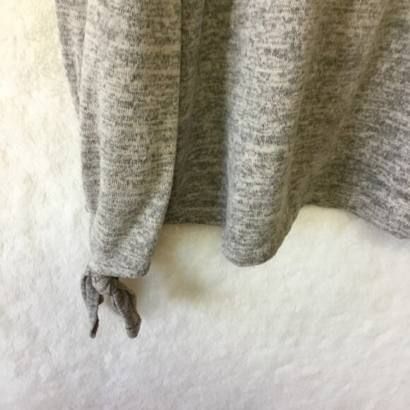 Alya Gray Long Sleeve Top - Picture 5 of 6